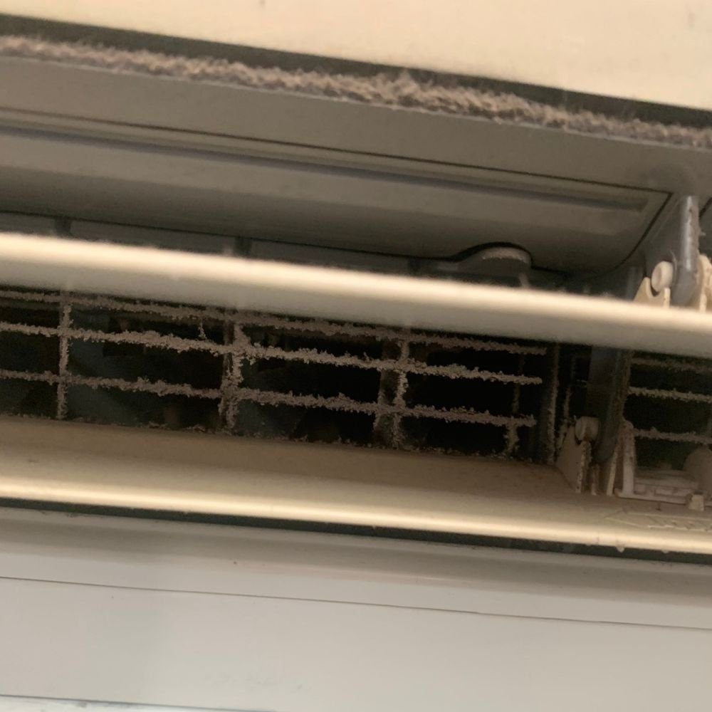 Mini-split louvres before cleaning